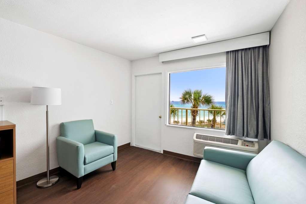 Chateau Beachfront Hotel, A By The Sea