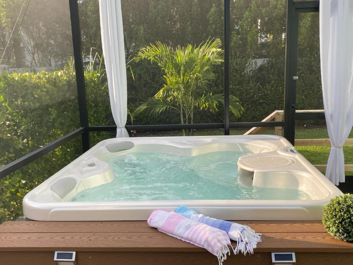 Villa Coastal At Bay, Botanical Garden And Pickleball Naples