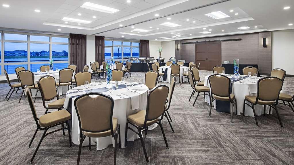 Hyatt Place St. Johns Town Center Hotel 3*