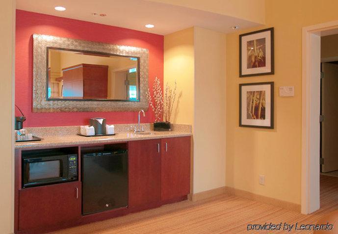 Courtyard By Marriott I-295/east Beltway Hotel