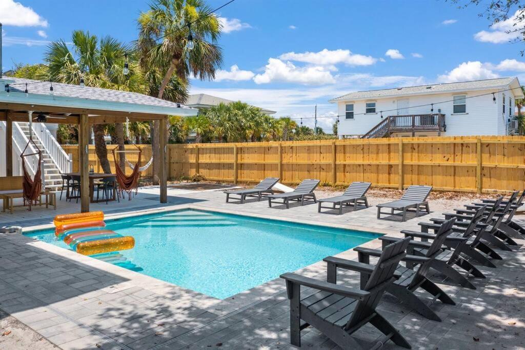 Holiday home The Sunny Side-pensacola Beach, 600 Feet To Gulf, Private/heated Pool, Games, Gear