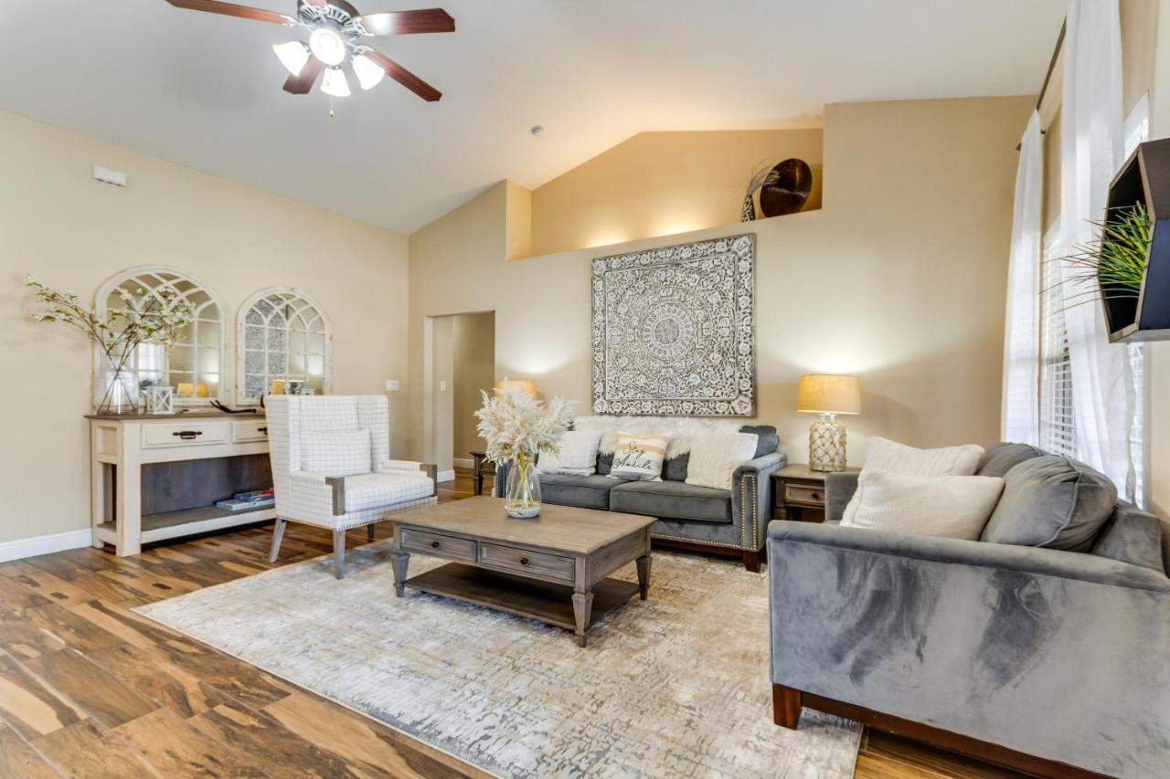 With Private Lanai, 9 Mi To Downtown! Holiday home