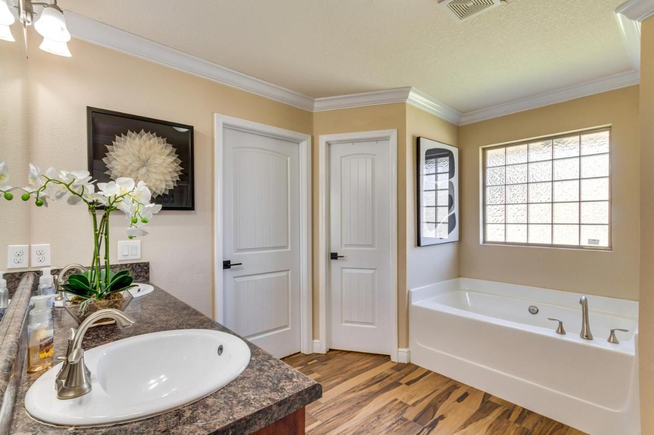 With Private Lanai, 9 Mi To Downtown! Holiday home Pensacola
