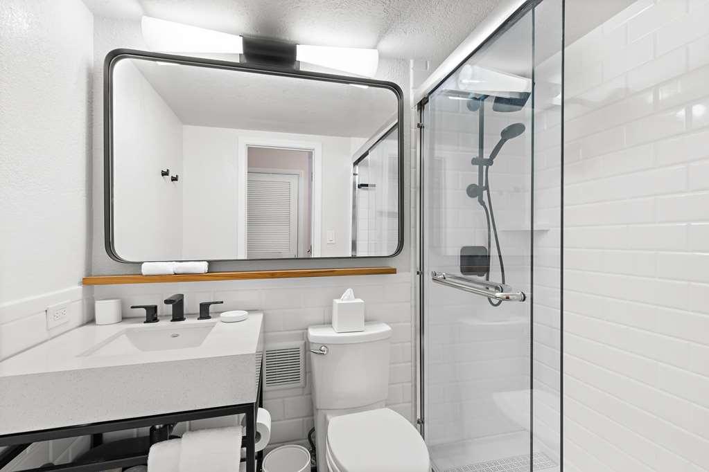 Hotel Bellwether St. Pete Beach