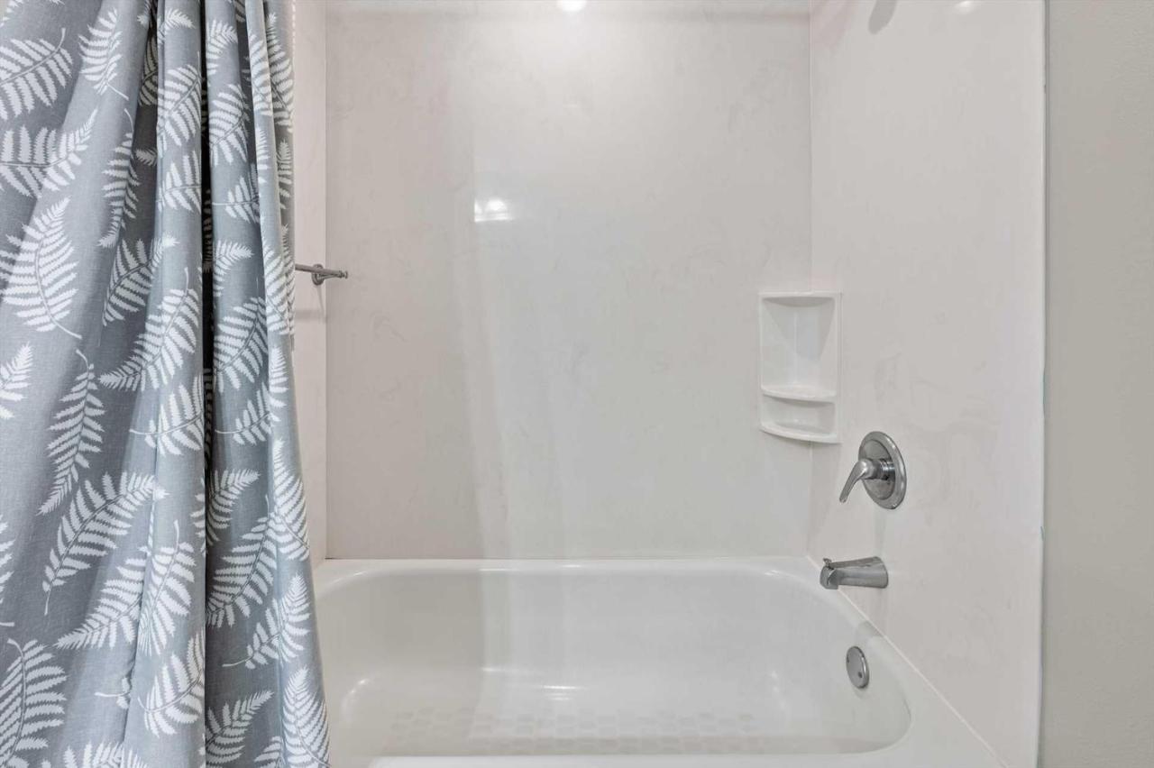 Luxury 20th Floor 2 Bedroom Direct Oceanfront Daytona | 2027 Holiday home *