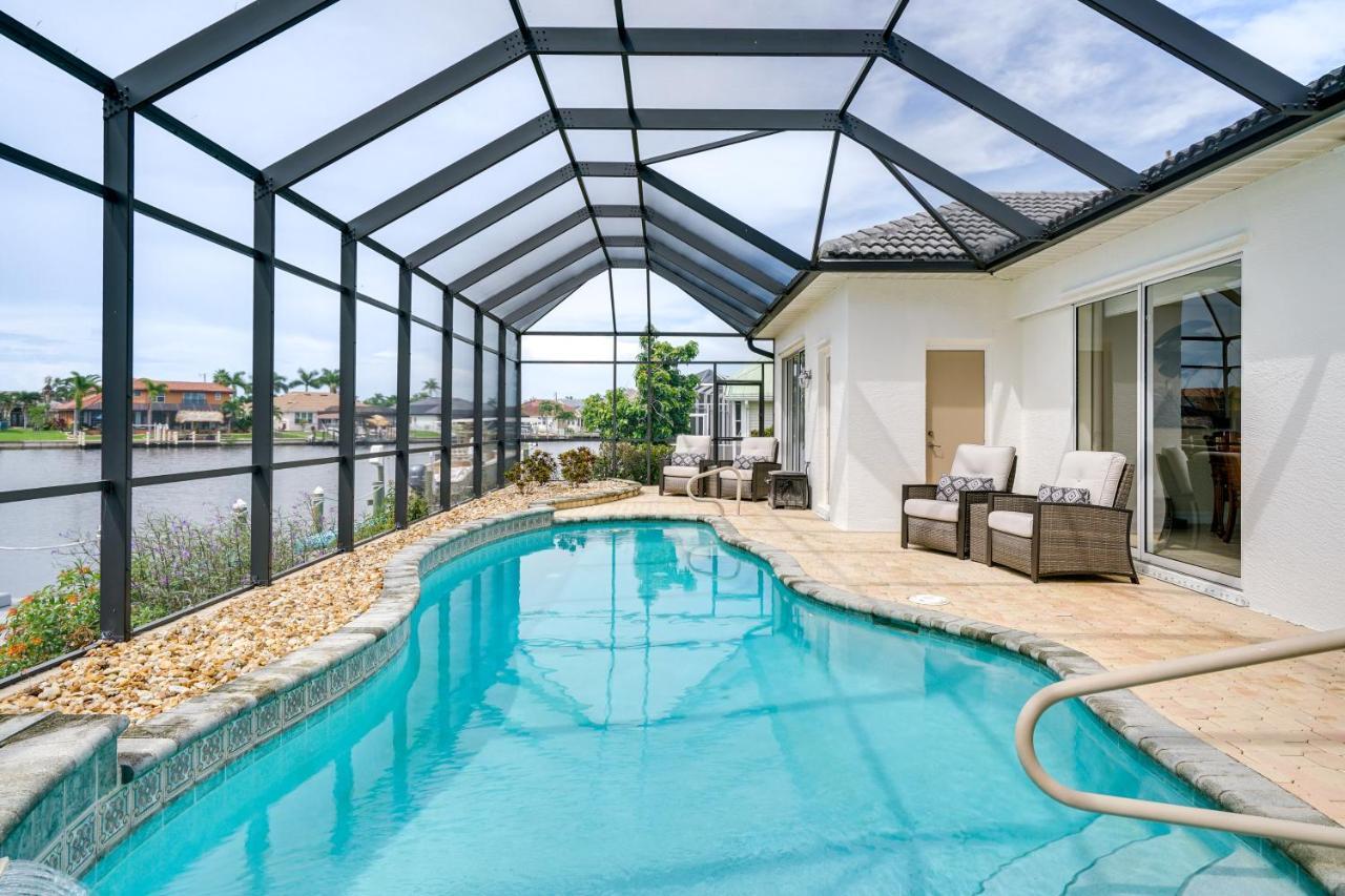 With Pool, Dock And Gulf Access! Holiday home Cape Coral