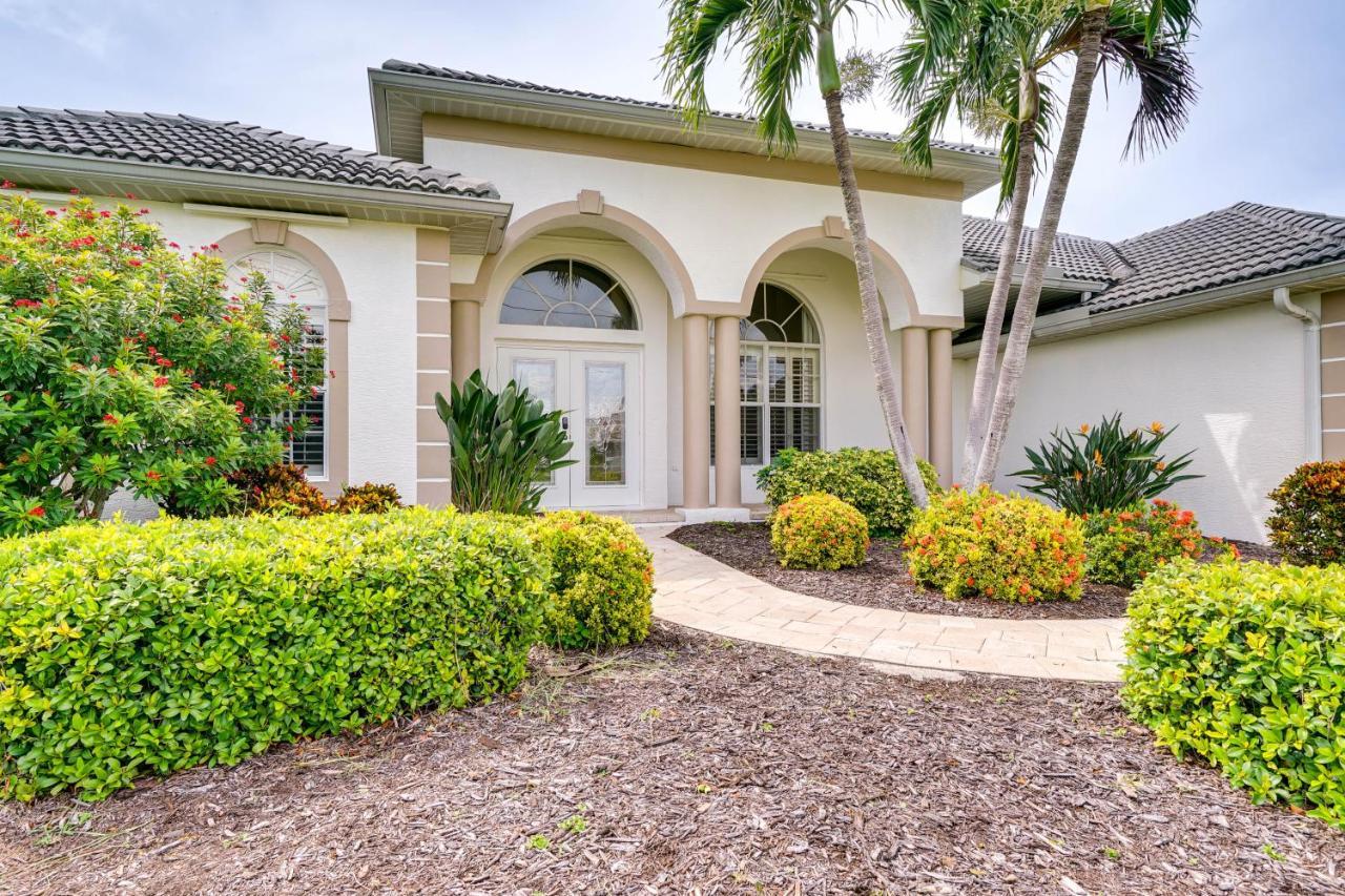 With Pool, Dock And Gulf Access! Holiday home