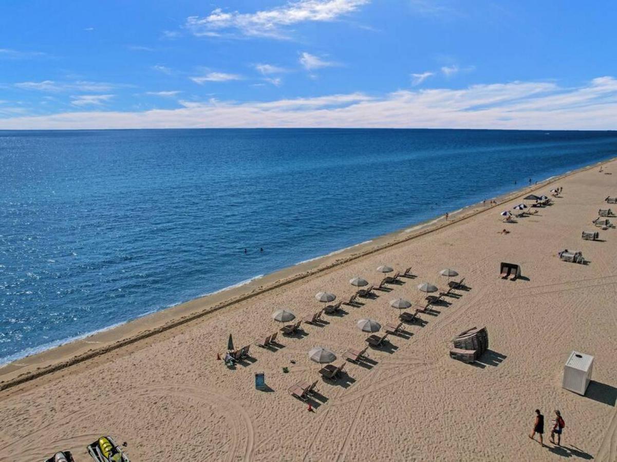 High Floor Beachfront Service 1509 Apartment Miami Beach