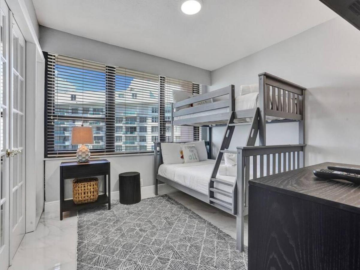 Apartment High Floor Beachfront Service 1509 Miami Beach