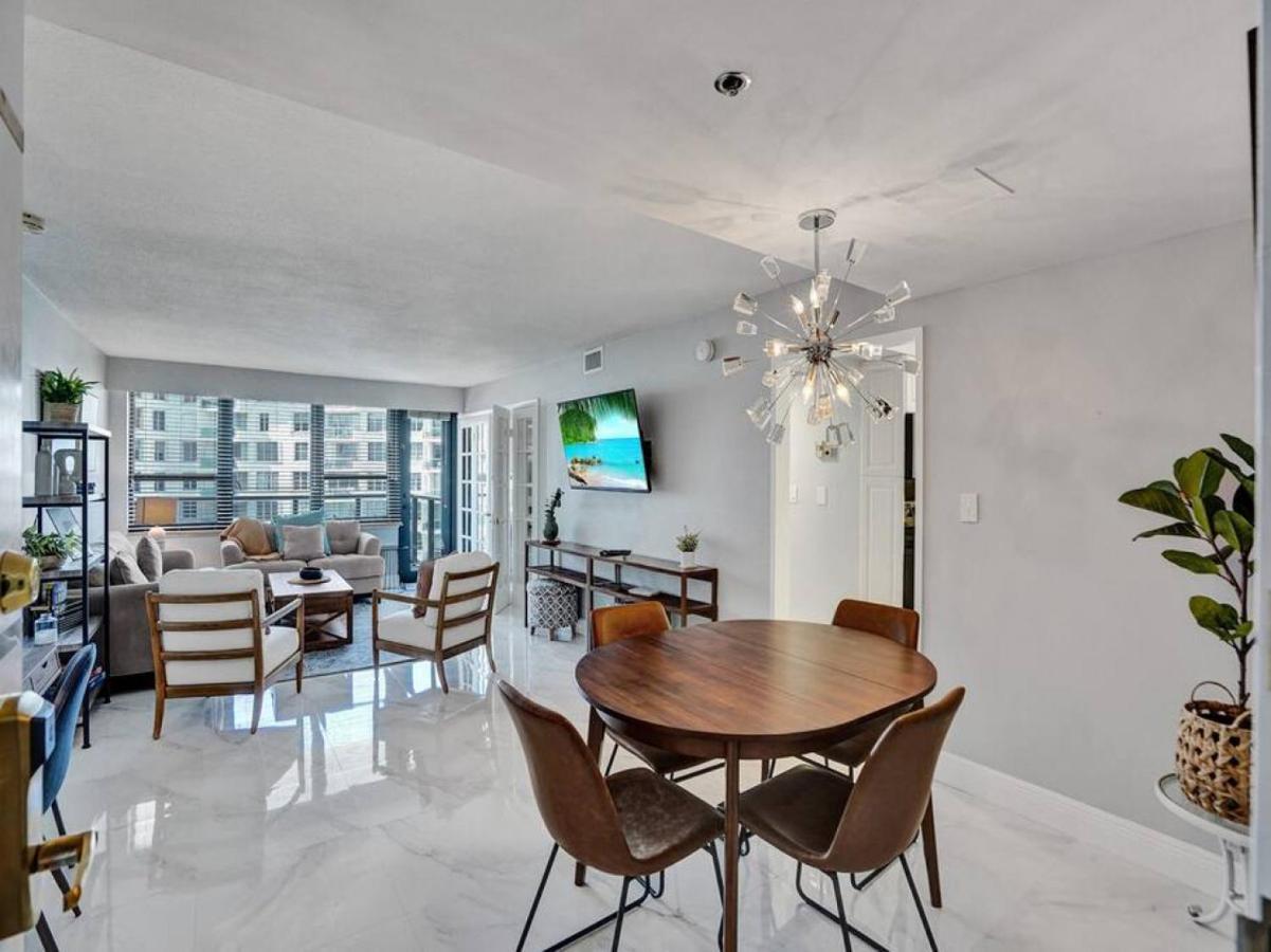 Apartment High Floor Beachfront Service 1509 Miami Beach