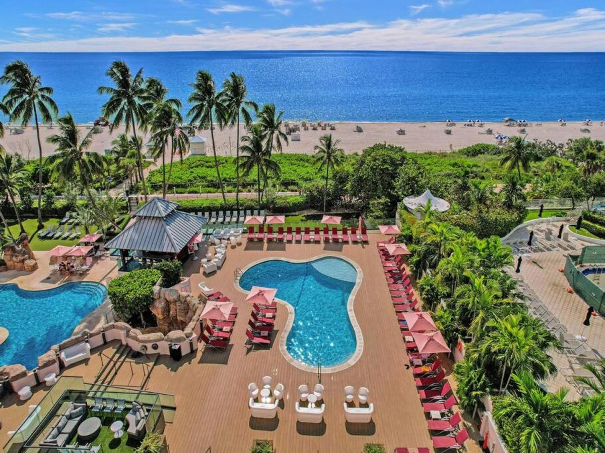 High Floor Beachfront Service 1509 Apartment *
