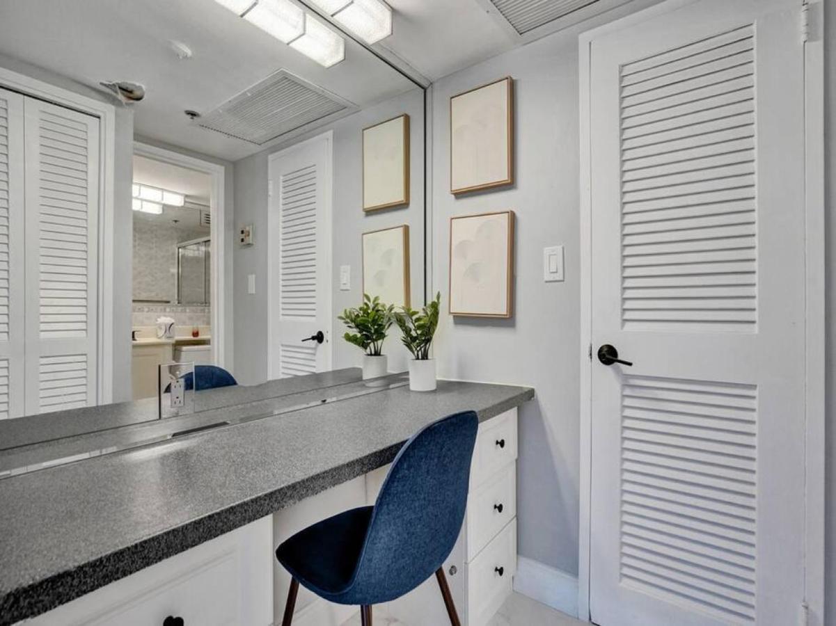 Apartment High Floor Beachfront Service 1509 Miami Beach