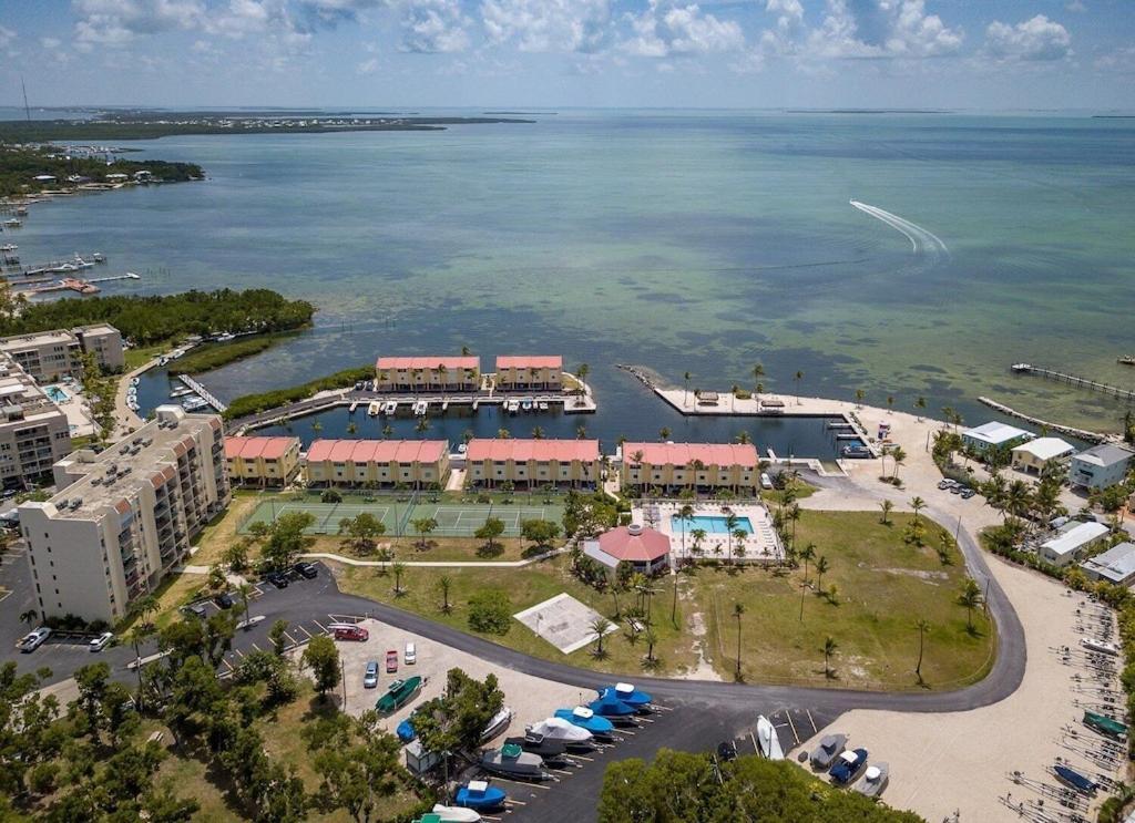 Islamorada Paradise Overlooking The Fabulous Florida Bay. Apartment