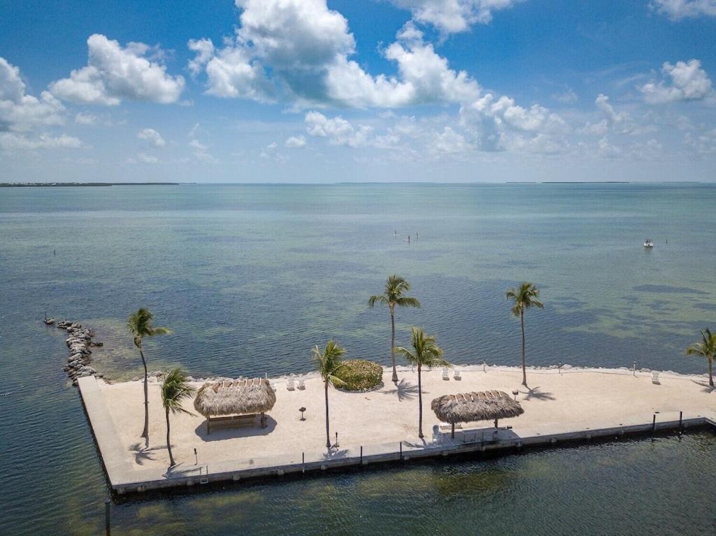 Islamorada Paradise Overlooking The Fabulous Florida Bay. Apartment