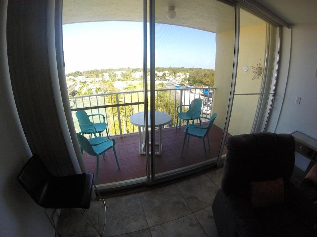 Islamorada Paradise Overlooking The Fabulous Florida Bay. Apartment