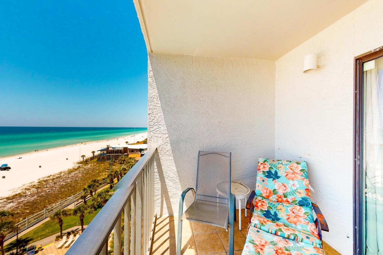 The Summit 815 Apartment