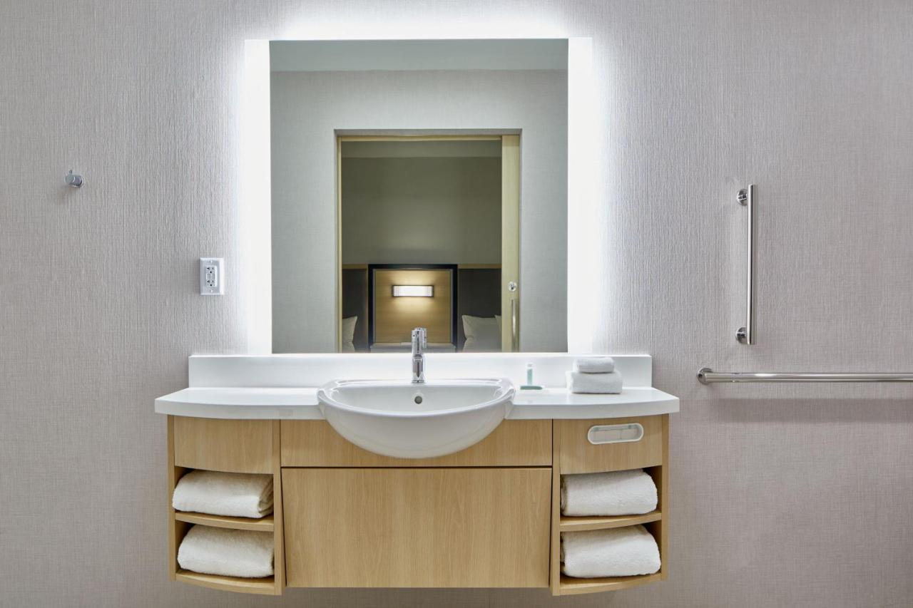Springhill By Marriott Jacksonville Oceanfront 3*