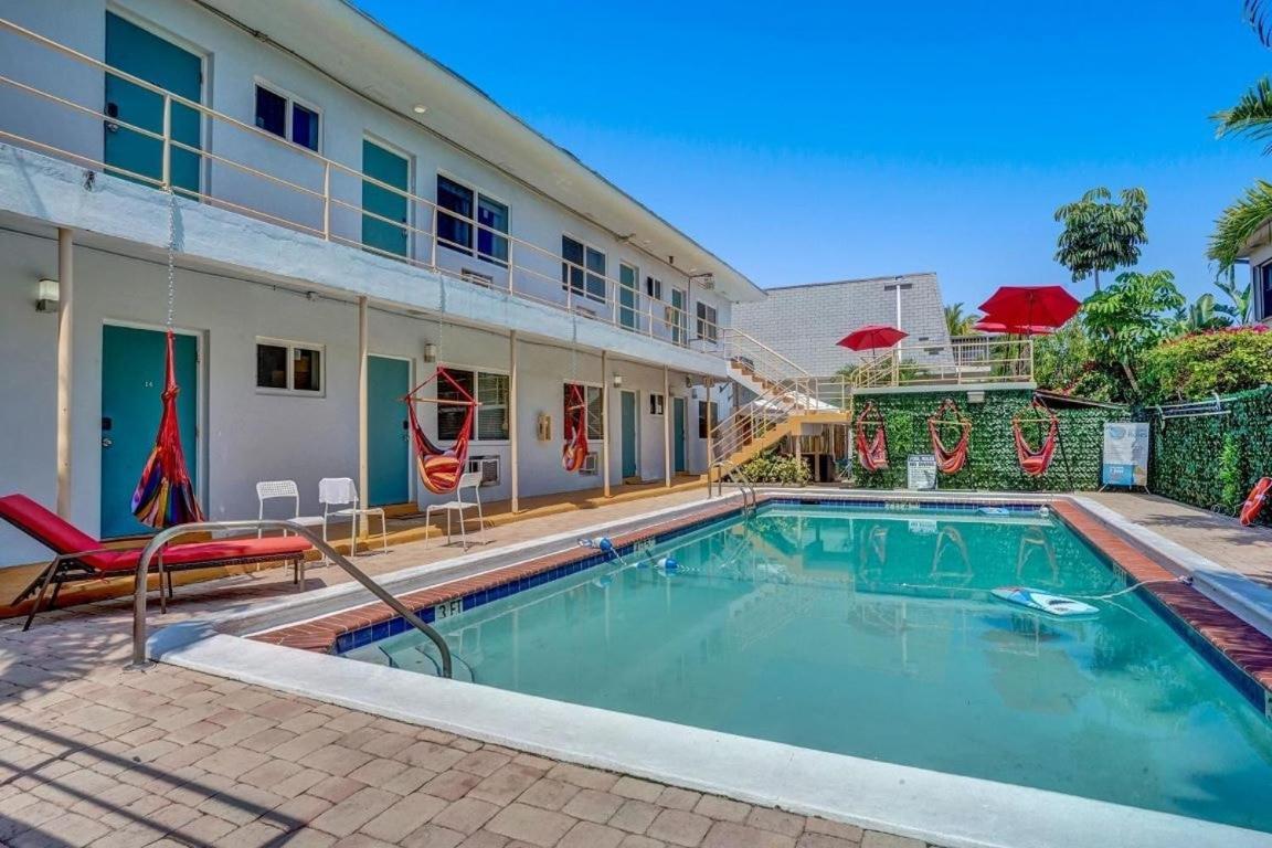 The Nook Hollywood Few Steps Away From The With Pool And Free Parking Apartment Dania Beach