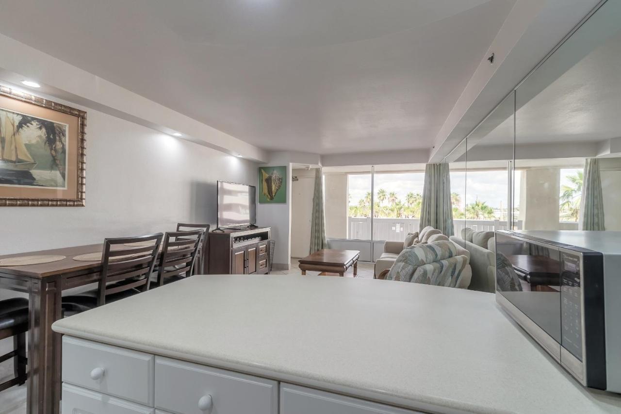 Dbr Direct Oceanfront Condo, Daytona Beach, Sleeps 4 *