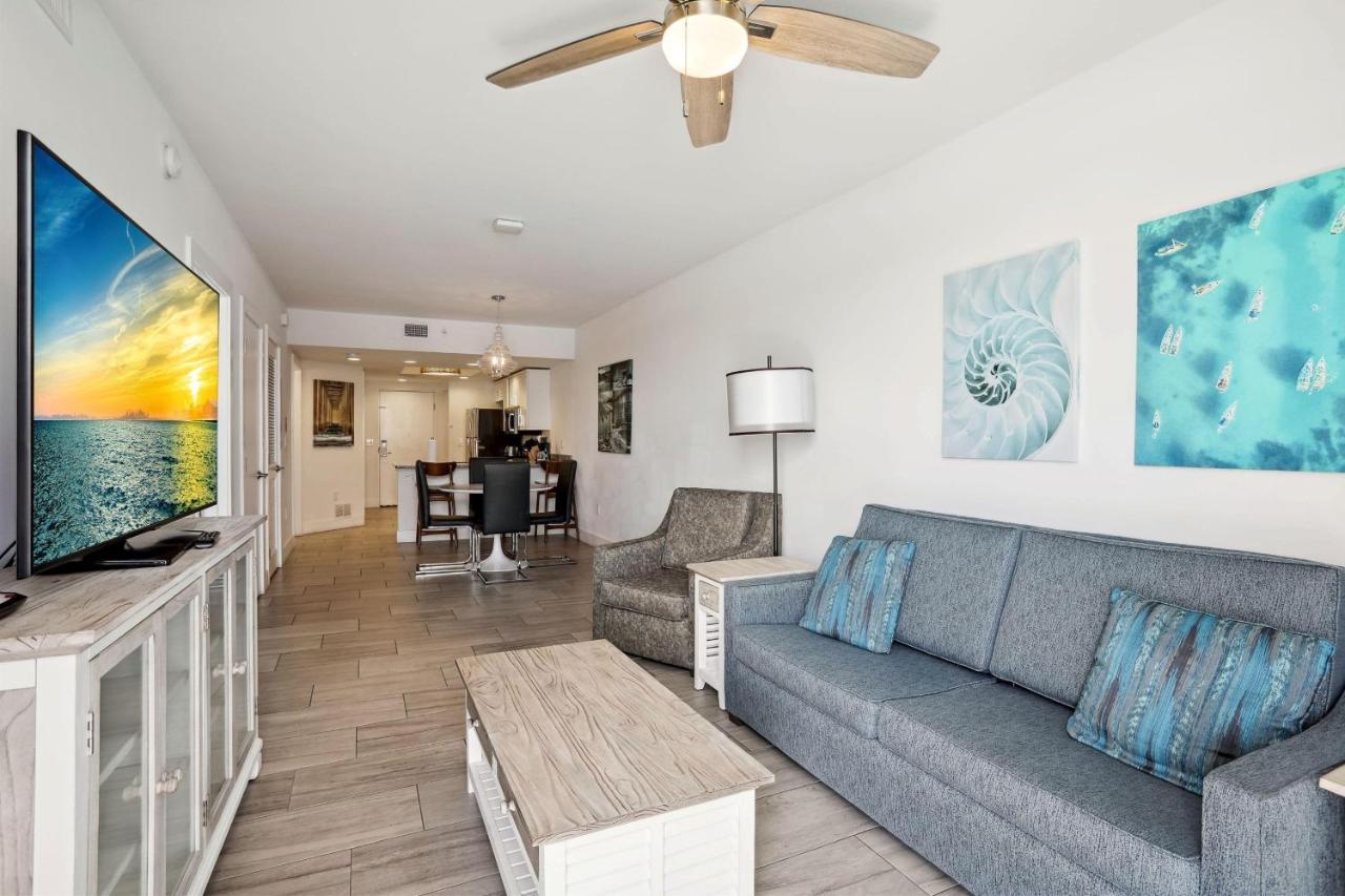 Oceana 305 East
