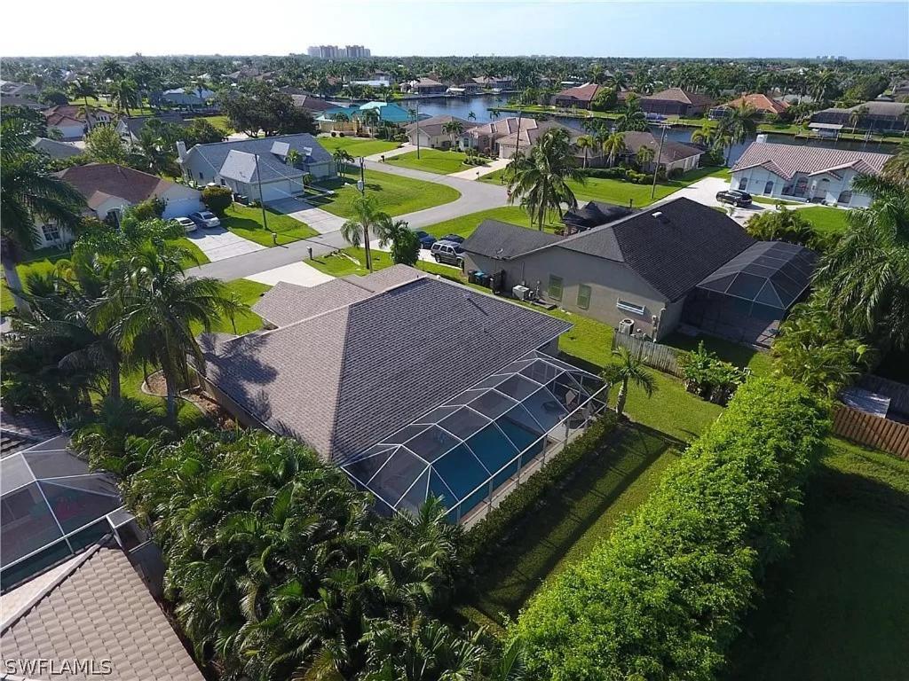 New Listing - Cshells 3beds/2 Baths Heated Pool With Perfect South-western Exposure Cape Coral