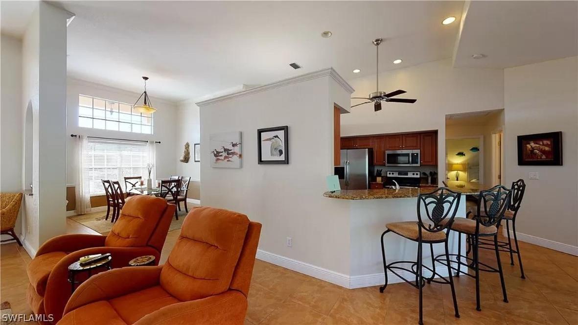 New Listing - Cshells 3beds/2 Baths Heated Pool With Perfect South-western Exposure *