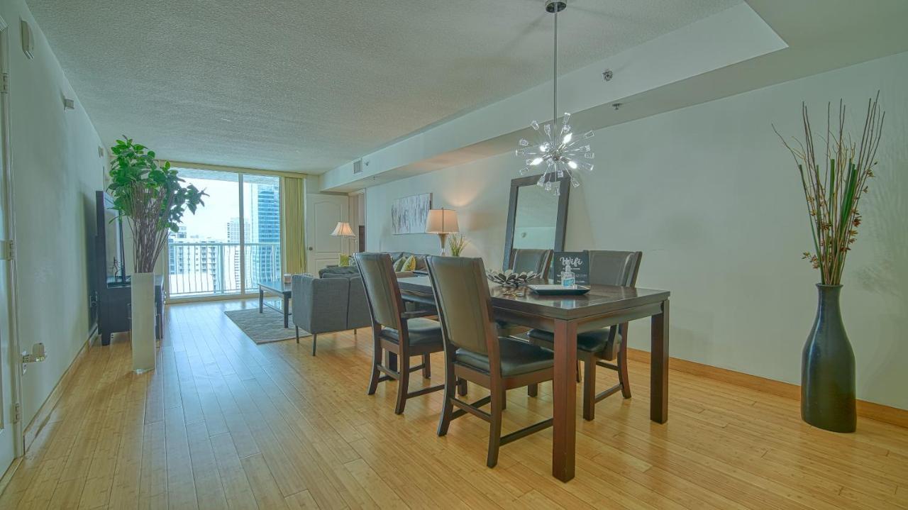 Beautiful Brickell 2br/2ba + Parking Miami