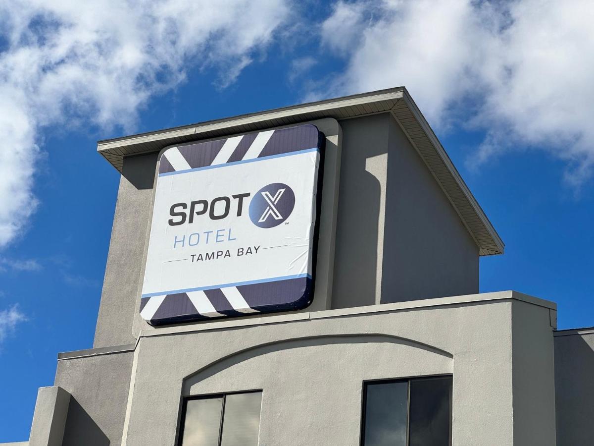 Spot X Tampa - By The Red Collection 3* Wesley Chapel