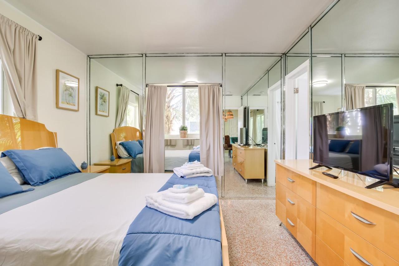 Chic Deerfield - Walk To Beach! Holiday home Deerfield Beach