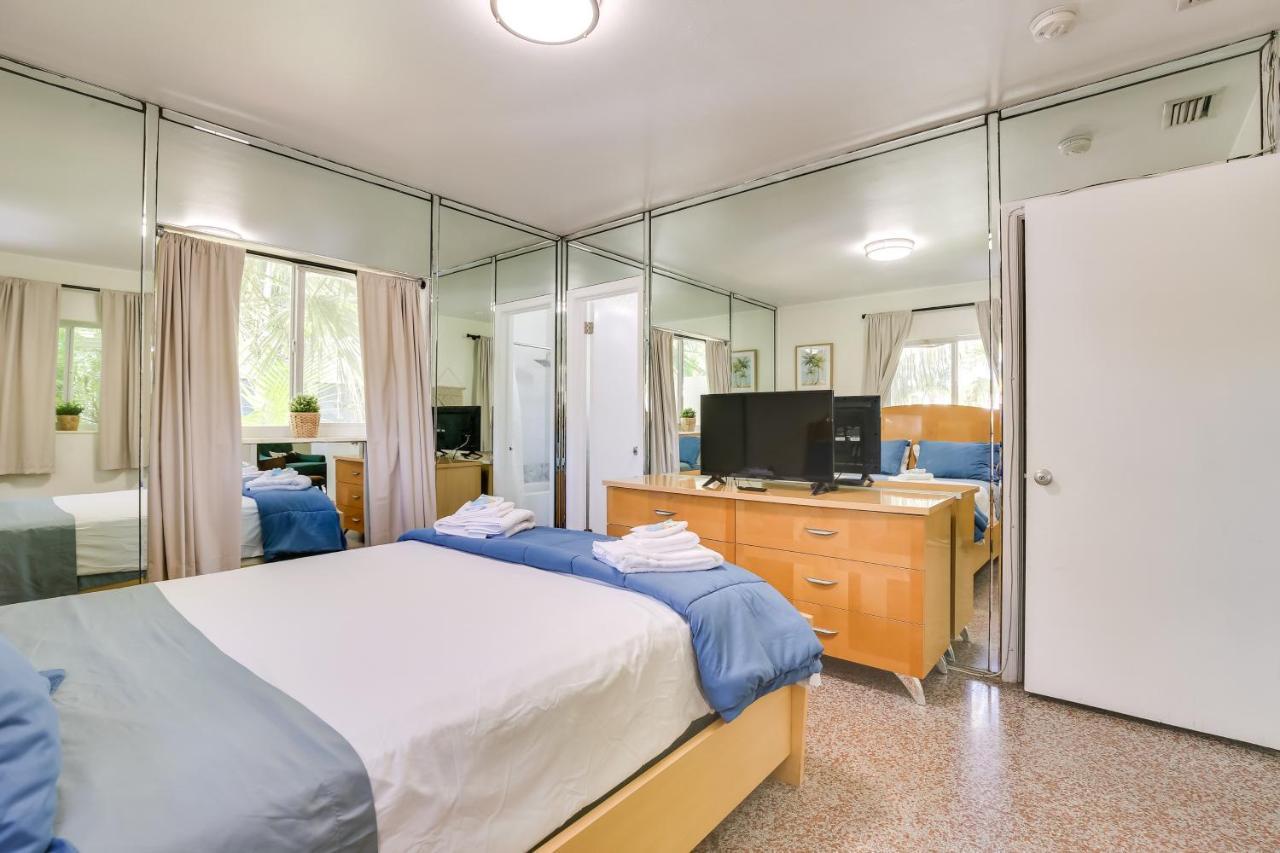 Holiday home Chic Deerfield - Walk To Beach!