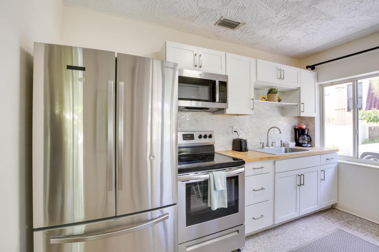 Chic Deerfield - Walk To Beach! Holiday home Deerfield Beach