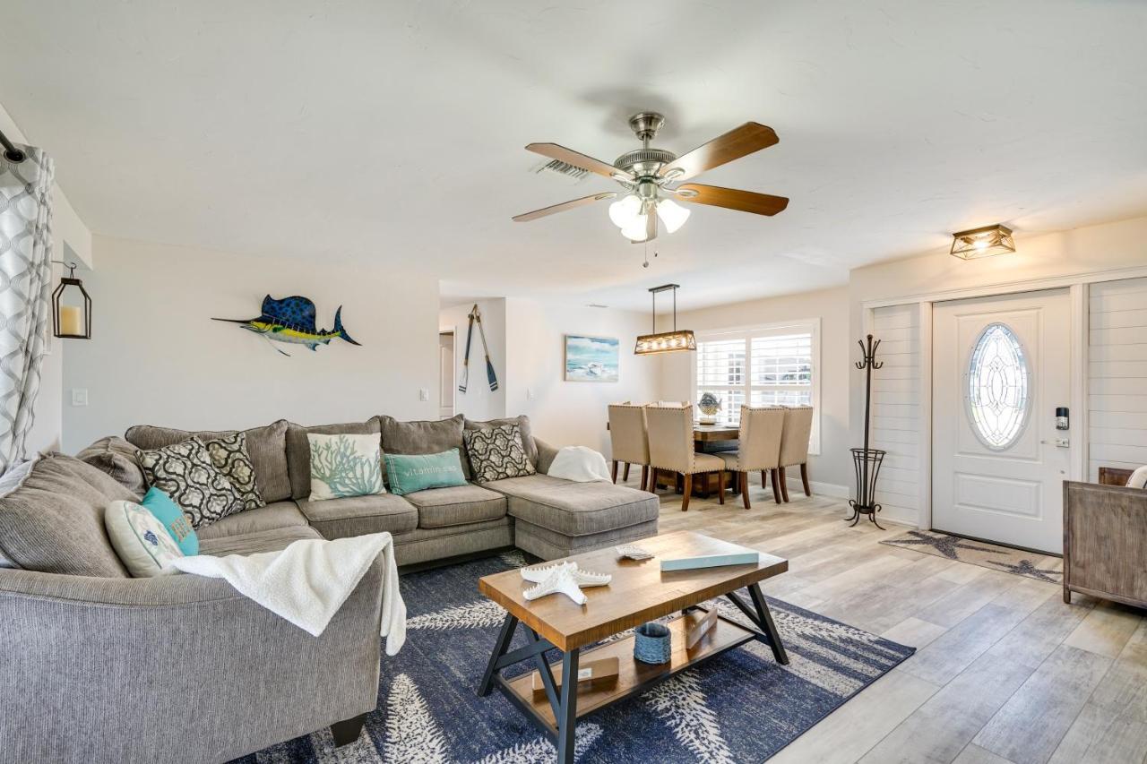 Remodeled Hot Tub And Pool! Holiday home Cape Coral
