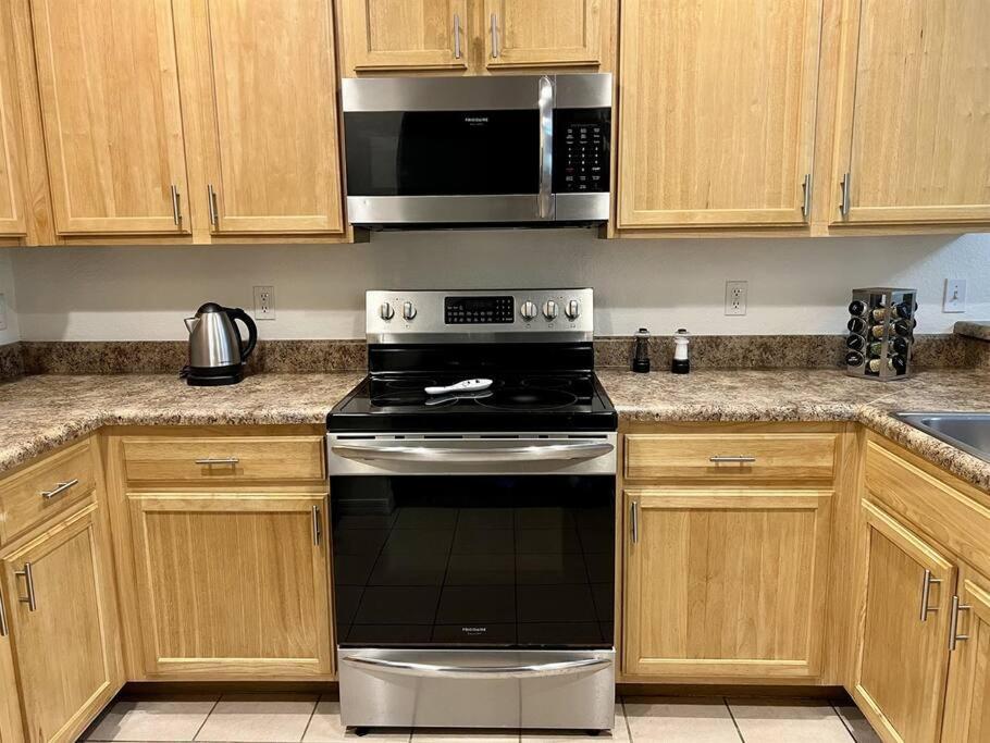 Apartment 9055 Gem Condo-3 Bed/2ba