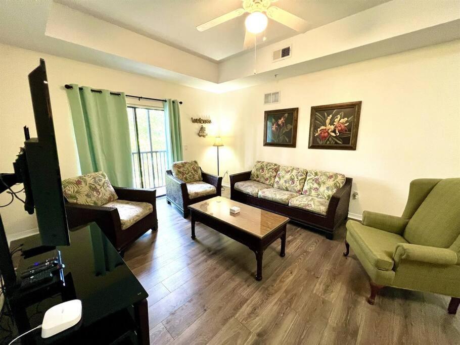 9055 Gem Condo-3 Bed/2ba