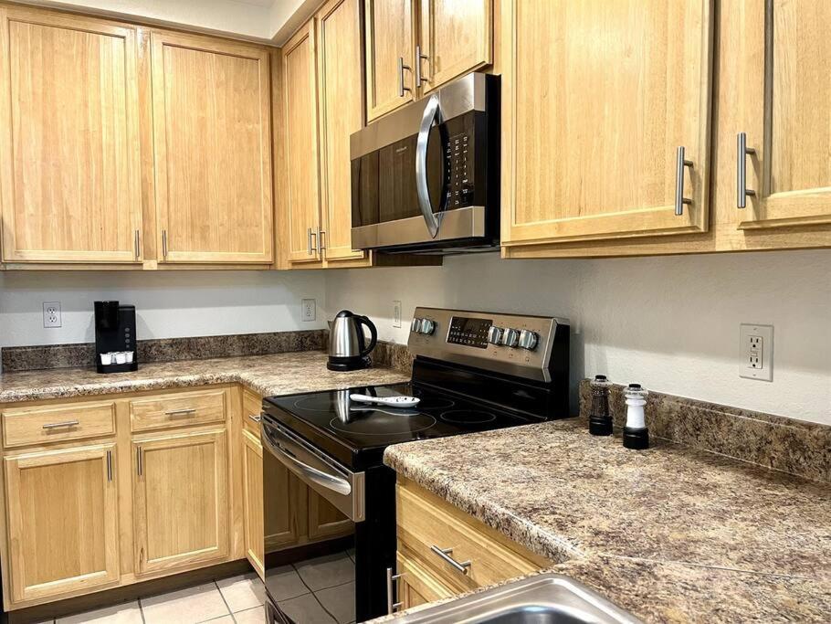 Apartment 9055 Gem Condo-3 Bed/2ba