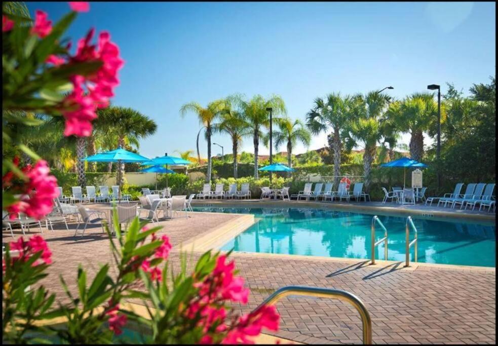 9055 Gem Condo-3 Bed/2ba Apartment *