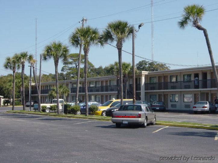 Hole The - Walton - Sunset Plaza - Nearby Beaches & Hurlburt Motel Fort Walton Beach