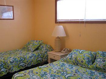 The Court And Motel 2*