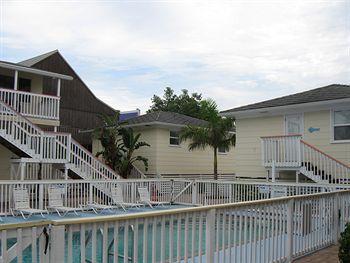 Motel The Court And 2*