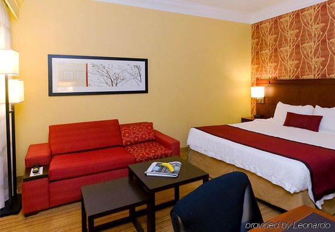 Courtyard By Marriott Orlando Mary North Hotel 3*