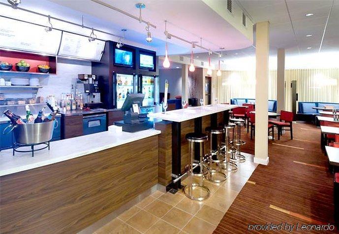 Hotel Courtyard By Marriott Orlando Mary North Heathrow