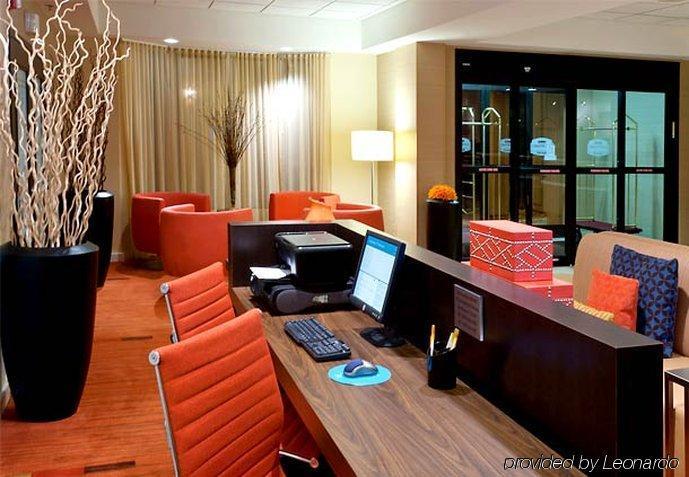Courtyard By Marriott Orlando Mary North Hotel Heathrow