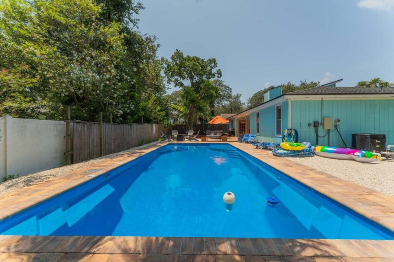 Saltwater Oasis - Large Pool Holiday home *