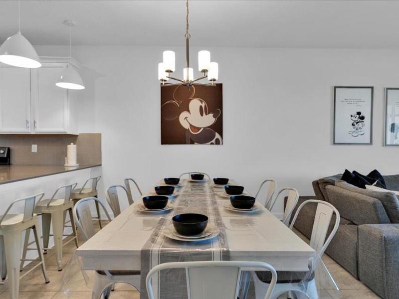 Stunning Themed 3br W- Free Amenities *