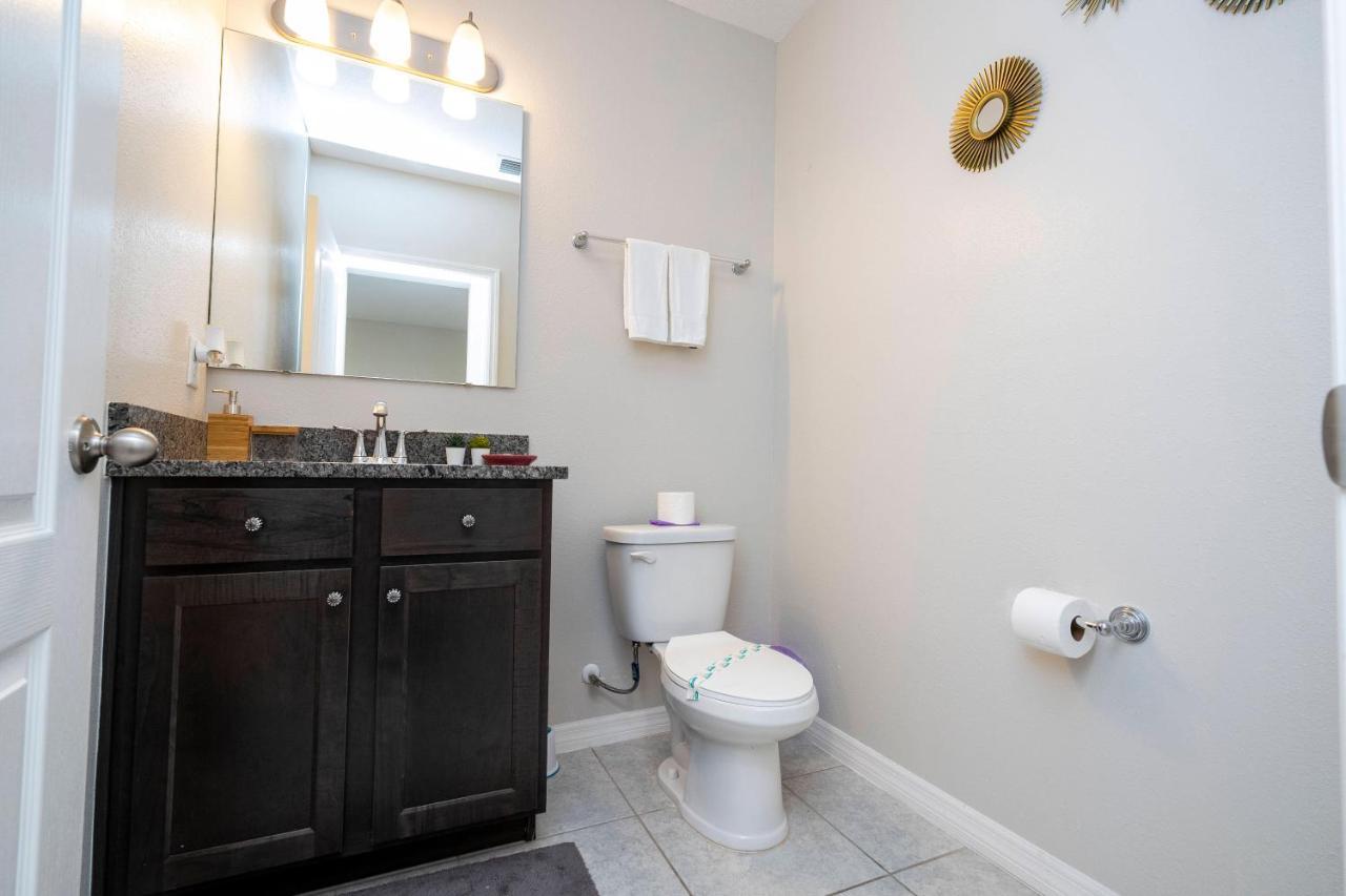 Holiday home Amazing 3bd And 25bh 8 Miles From Disney
