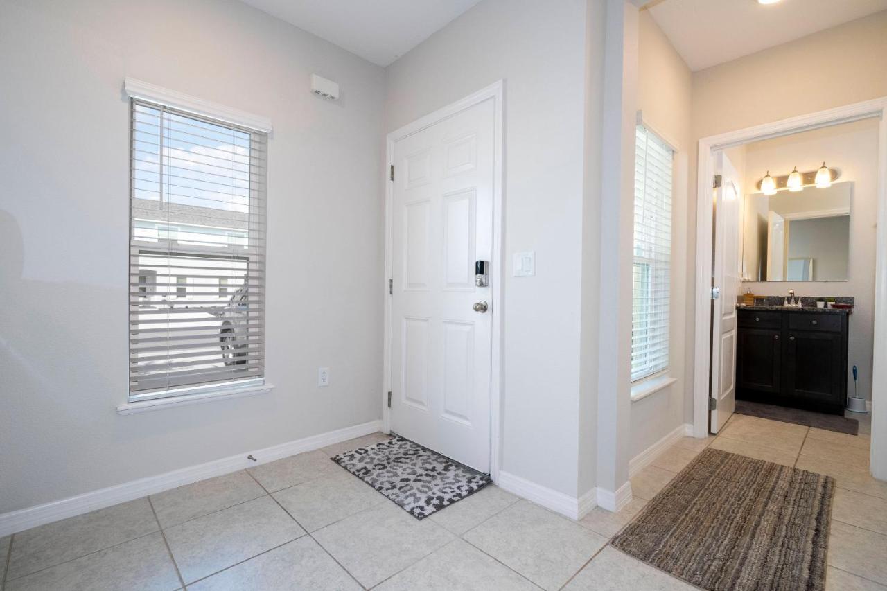 Amazing 3bd And 25bh 8 Miles From Disney Kissimmee