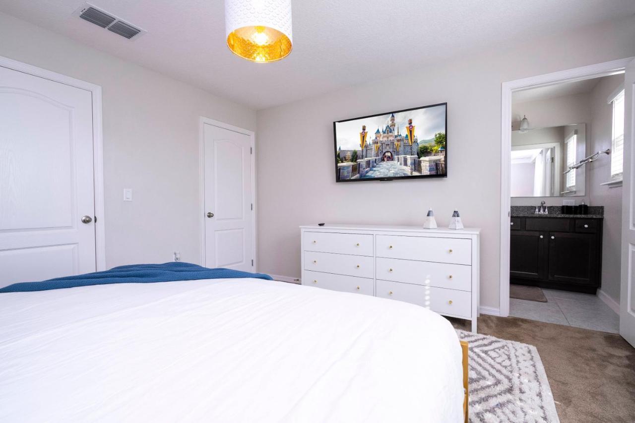 Amazing 3bd And 25bh 8 Miles From Disney Holiday home *