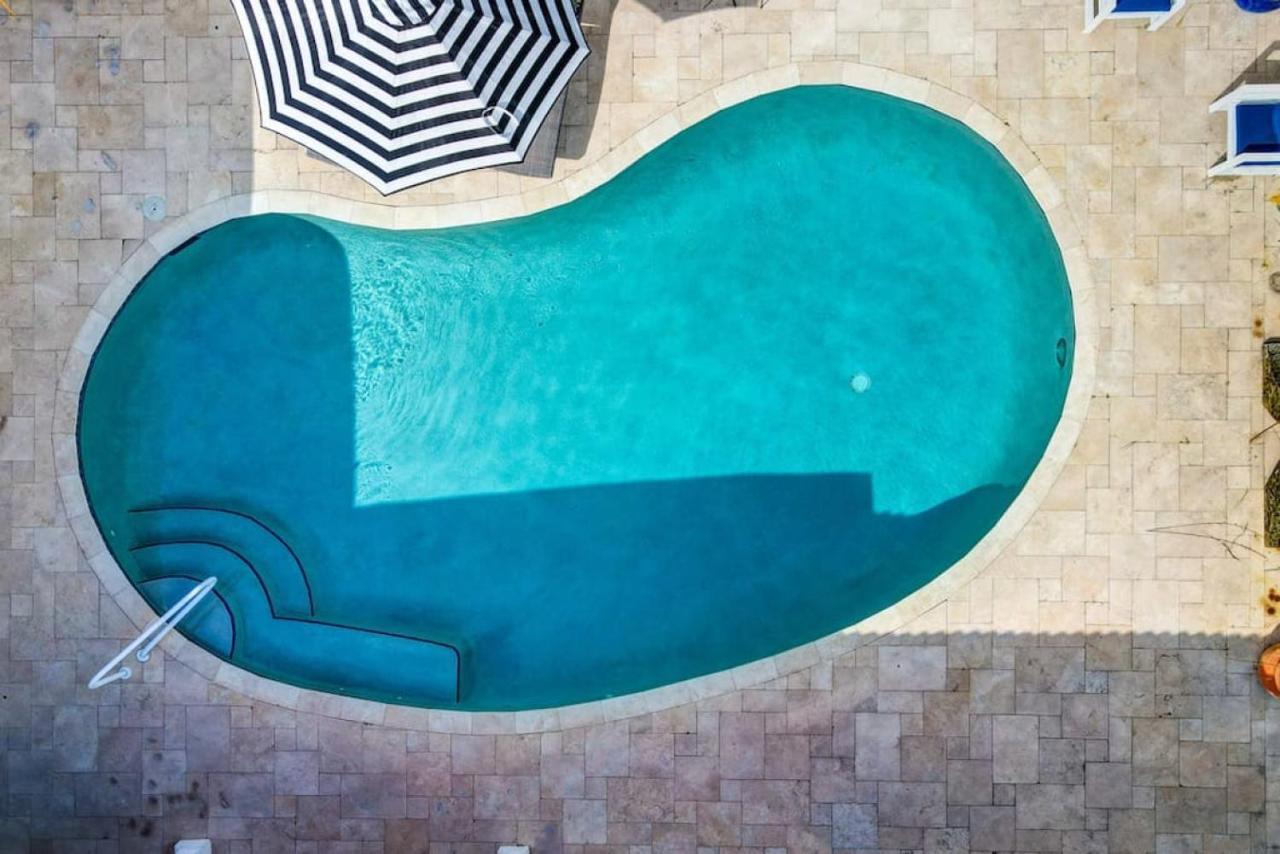 Wilton On The Water Courtyard And Heated Pool *