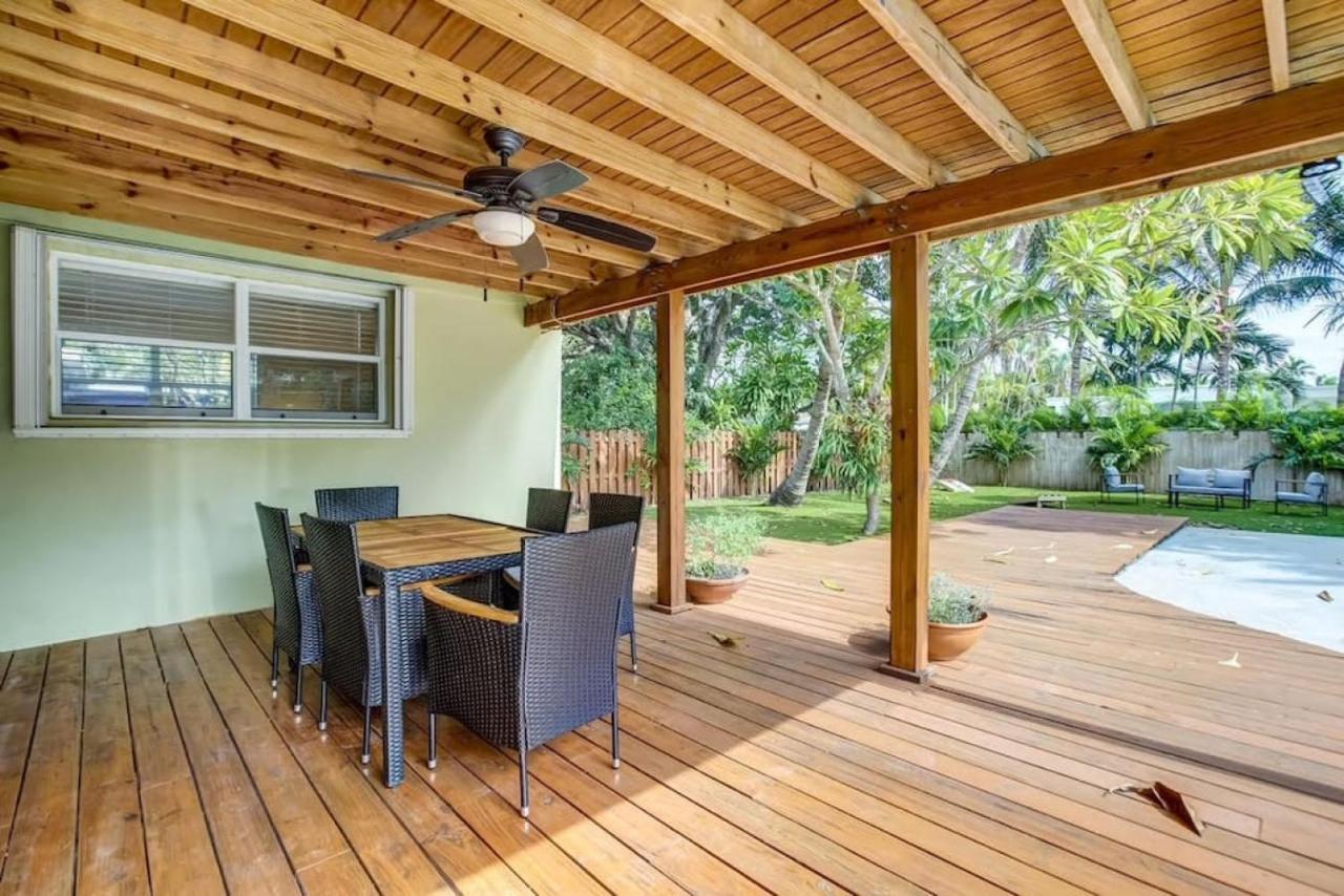 Tranquil Poolside Bliss Pergola Deck Turf Yard * Fort Lauderdale