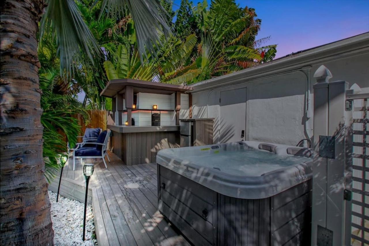 Wilton On The Water Courtyard And Heated Pool * Fort Lauderdale